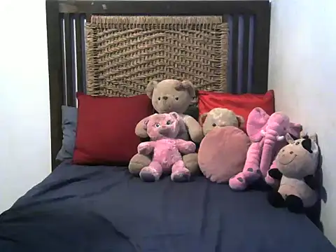 Snapshot of Ruestollar chatting on 10/14/25, 05:03 Ruestollar online show from 10/14/25, 05:03