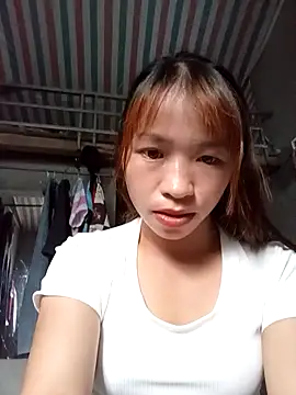Snapshot of mary-02 chatting on 09/12/25, 10:48 mary-02 online show from 09/12/25, 10:48