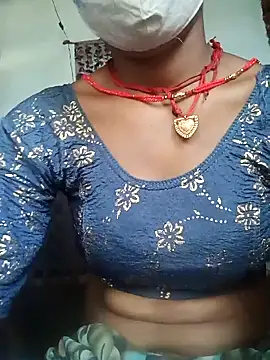 Snapshot of Sharmili_xx chatting on 10/04/25, 10:57 Sharmili xx online show from 10/04/25, 10:57