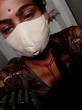 Snapshot of Sharmili_xx chatting on 10/07/25, 11:24 Sharmili xx online show from 10/07/25, 11:24