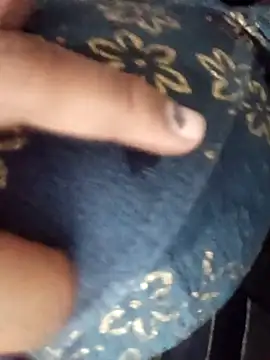 Snapshot of Sharmili_xx chatting on 10/10/25, 11:37 Sharmili xx online show from 10/10/25, 11:37