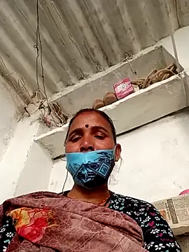 Snapshot of Sharmili_xx chatting on 12/18/25, 08:53 Sharmili xx online show from 12/18/25, 08:53