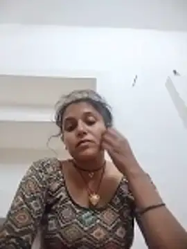 Snapshot of Sonam_shinde chatting on 06/06/26, 04:23 Sonam shinde online show from 06/06/26, 04:23