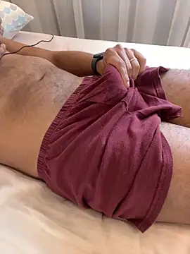 Snapshot of Hiuwee chatting on 10/04/25, 12:14 Hiuwee online show from 10/04/25, 12:14