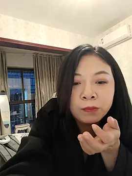 smgirls online show from 10/25/25, 10:45