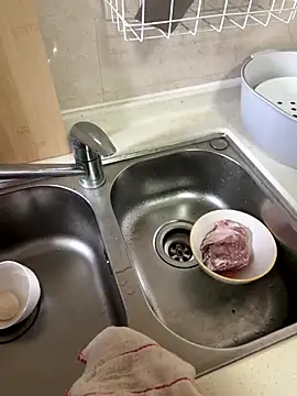 smgirls online show from 12/14/25, 04:07