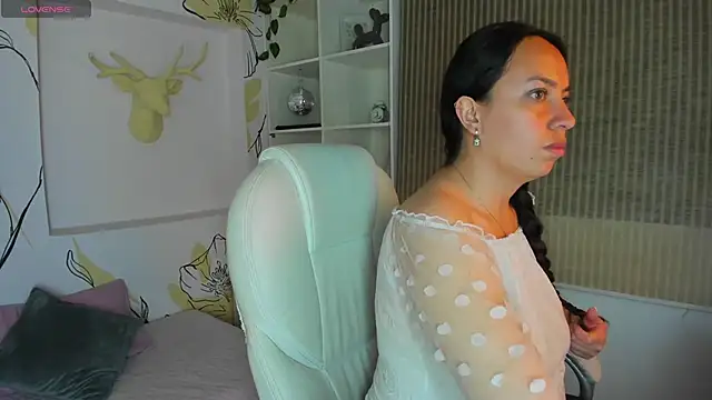 Emma Glamm online show from 09/09/25, 01:43