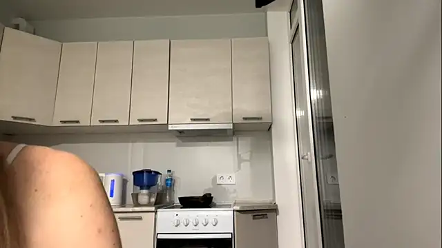 Snapshot of Denni_Spilber chatting on 09/23/25, 04:54 Denni Spilber online show from 09/23/25, 04:54