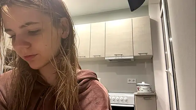 Snapshot of Denni_Spilber chatting on 10/04/25, 05:00 Denni Spilber online show from 10/04/25, 05:00