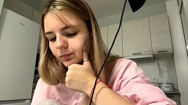 Snapshot of Denni_Spilber chatting on 10/07/25, 05:21 Denni Spilber online show from 10/07/25, 05:21