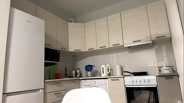 Snapshot of Denni_Spilber chatting on 10/17/25, 03:36 Denni Spilber online show from 10/17/25, 03:36