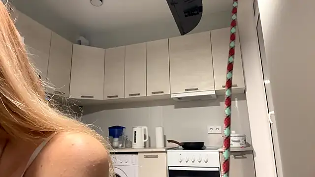 Snapshot of Denni_Spilber chatting on 10/23/25, 05:23 Denni Spilber online show from 10/23/25, 05:23