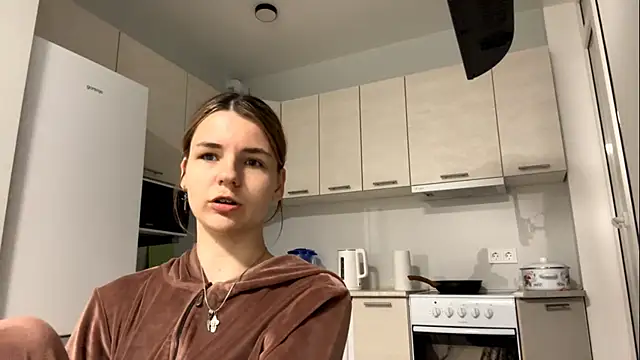 Snapshot of Denni_Spilber chatting on 10/25/25, 04:35 Denni Spilber online show from 10/25/25, 04:35