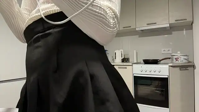 Snapshot of Denni_Spilber chatting on 12/05/25, 05:42 Denni Spilber online show from 12/05/25, 05:42