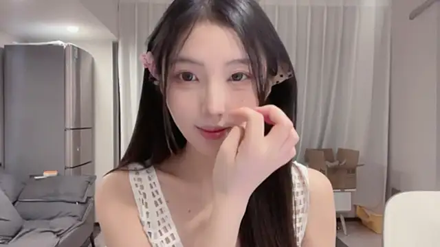 ZhaoZhao-ZM online show from 10/08/25, 12:14