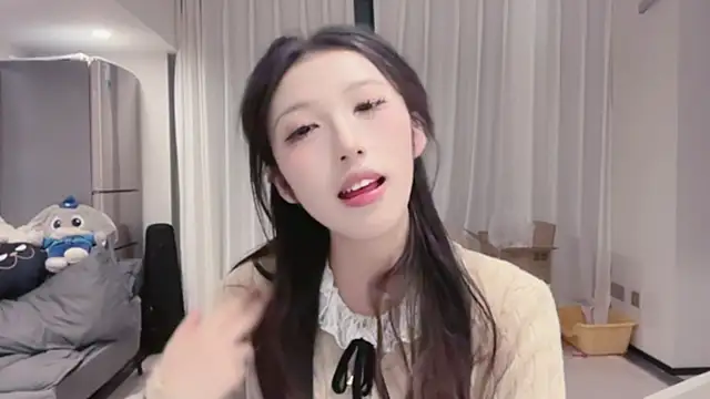 ZhaoZhao-ZM online show from 10/18/25, 01:45