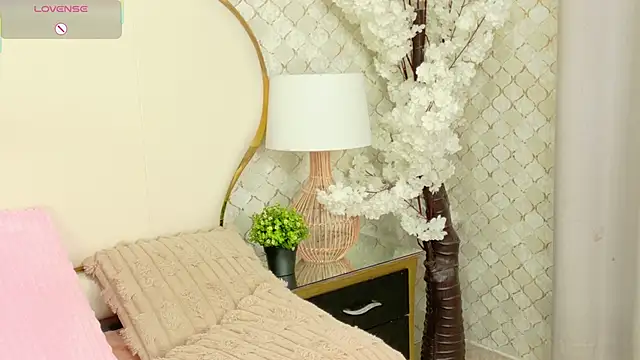 Snapshot of MadissonBonny_ chatting on 10/22/25, 09:20 MadissonBonny  online show from 10/22/25, 09:20