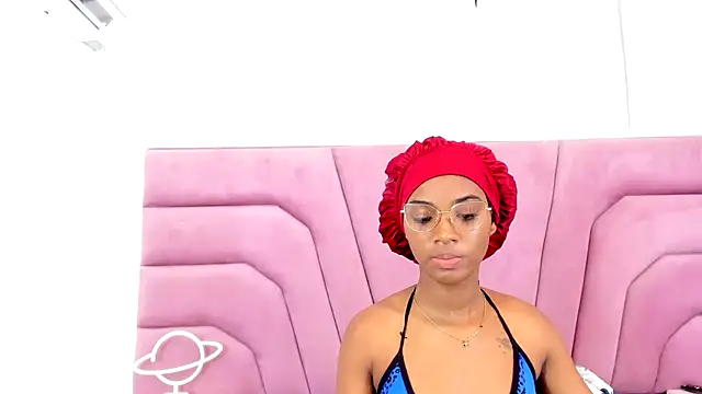 Snapshot of MarianRosse chatting on 10/12/25, 07:46 MarianRosse online show from 10/12/25, 07:46
