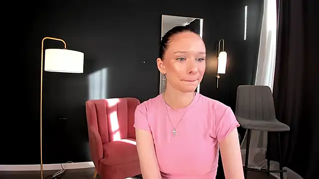 Snapshot of daily_glam chatting on 09/30/25, 12:32 daily glam online show from 09/30/25, 12:32