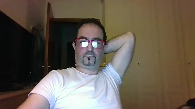 Snapshot of max_im69 chatting on 05/21/26, 10:28 max im69 online show from 05/21/26, 10:28
