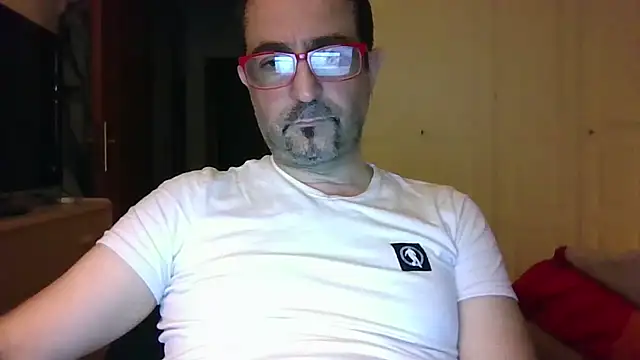 Snapshot of max_im69 chatting on 06/17/26, 09:16 max im69 online show from 06/17/26, 09:16