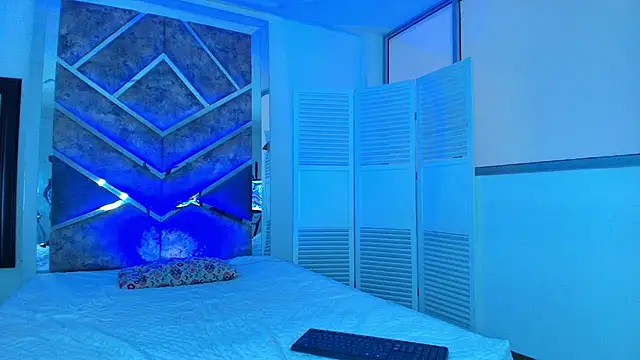 THAMARA ANGELLS online show from 09/24/25, 08:23