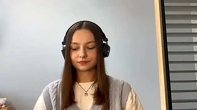 Snapshot of SoulHiperAgne_ chatting on 09/23/25, 02:31 SoulHiperAgne online show from 09/23/25, 02:31