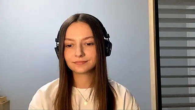 Snapshot of SoulHiperAgne_ chatting on 09/27/25, 03:39 SoulHiperAgne online show from 09/27/25, 03:39