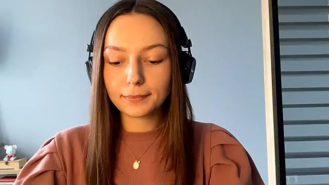 Snapshot of SoulHiperAgne_ chatting on 10/03/25, 12:13 SoulHiperAgne online show from 10/03/25, 12:13