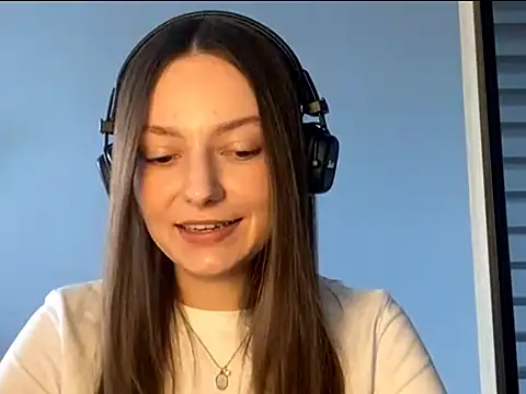 Snapshot of SoulHiperAgne_ chatting on 10/06/25, 01:08 SoulHiperAgne online show from 10/06/25, 01:08