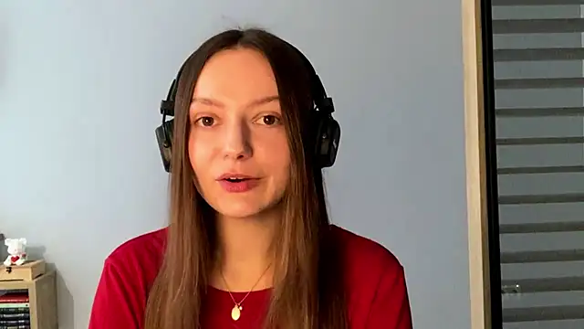 Snapshot of SoulHiperAgne_ chatting on 10/08/25, 01:09 SoulHiperAgne online show from 10/08/25, 01:09