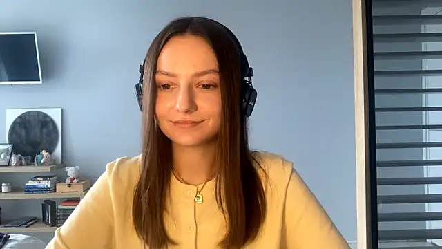 Snapshot of SoulHiperAgne_ chatting on 10/16/25, 11:55 SoulHiperAgne online show from 10/16/25, 11:55