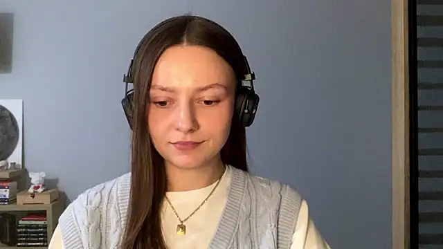 Snapshot of SoulHiperAgne_ chatting on 10/21/25, 03:02 SoulHiperAgne online show from 10/21/25, 03:02