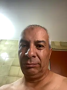 Snapshot of ALFRERM chatting on 09/14/25, 04:06 ALFRERM online show from 09/14/25, 04:06