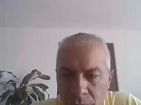 Snapshot of ALFRERM chatting on 10/13/25, 07:03 ALFRERM online show from 10/13/25, 07:03