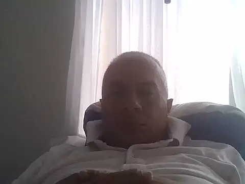 Snapshot of ALFRERM chatting on 10/26/25, 06:25 ALFRERM online show from 10/26/25, 06:25