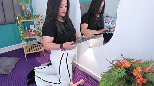 Snapshot of aradia_kiss chatting on 09/27/25, 08:25 aradia kiss online show from 09/27/25, 08:25