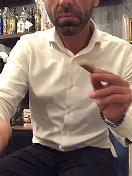 Snapshot of MatteoDom85 chatting on 10/02/25, 09:33 MatteoDom85 online show from 10/02/25, 09:33