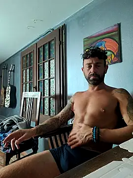 Snapshot of MatteoDom85 chatting on 10/29/25, 12:46 MatteoDom85 online show from 10/29/25, 12:46