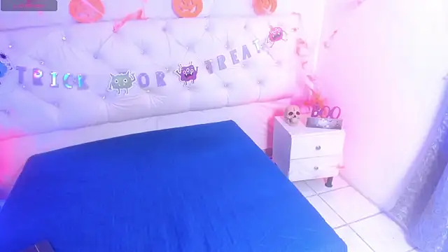 Snapshot of Ambeer_fox_ chatting on 10/30/25, 08:31 Ambeer fox online show from 10/30/25, 08:31