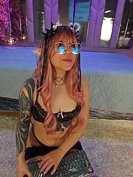 BizzyNoar online show from 10/05/25, 08:40