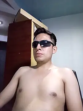 Snapshot of aczinovelez342 chatting on 10/10/25, 03:49 aczinovelez342 online show from 10/10/25, 03:49