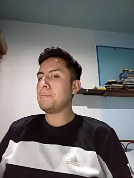 Snapshot of aczinovelez342 chatting on 10/12/25, 12:09 aczinovelez342 online show from 10/12/25, 12:09