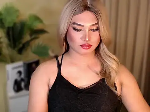 UrGoddess Kiera online show from 10/13/25, 07:47