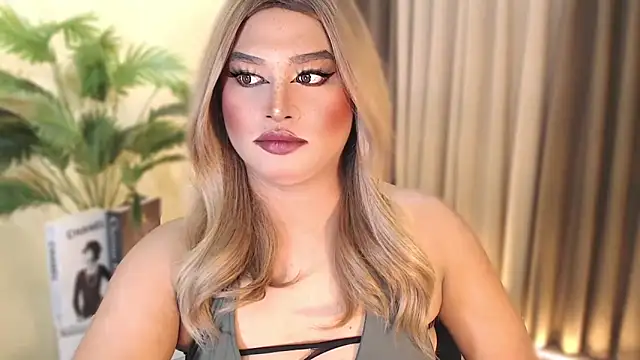 UrGoddess Kiera online show from 10/17/25, 07:16