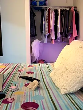 Snapshot of Min_junn chatting on 09/27/25, 02:05 Min junn online show from 09/27/25, 02:05