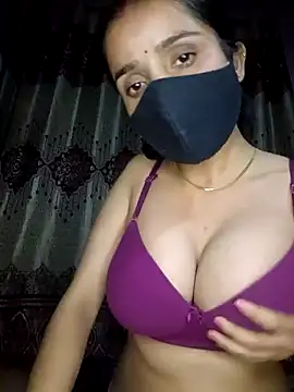 Snapshot of wow_couple chatting on 11/13/25, 03:55 wow couple online show from 11/13/25, 03:55