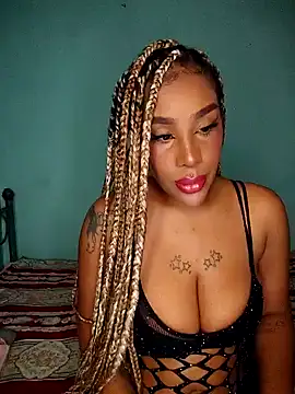 Snapshot of Queen_Amara chatting on 10/14/25, 02:23 Queen Amara online show from 10/14/25, 02:23