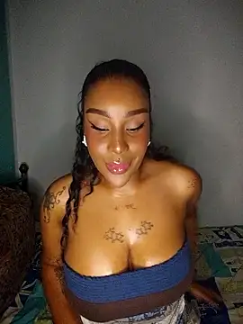 Snapshot of Queen_Amara chatting on 02/26/26, 04:00 Queen Amara online show from 02/26/26, 04:00