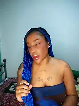 Snapshot of Queen_Amara chatting on 03/26/26, 04:07 Queen Amara online show from 03/26/26, 04:07
